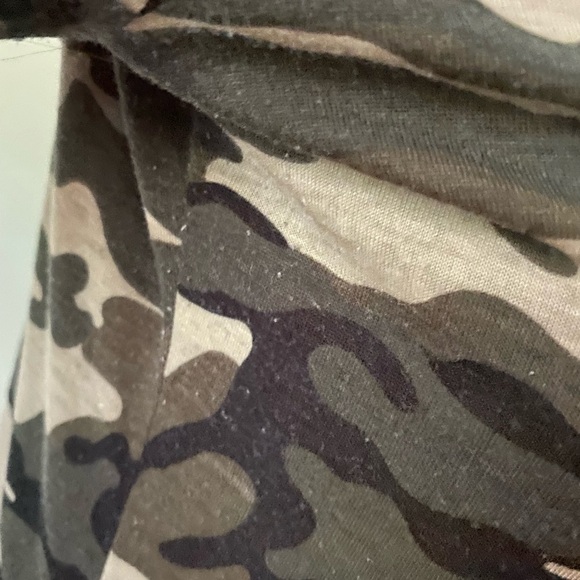 Women’s Army Camouflage Long Sleeve Top Size Small - Picture 4 of 6